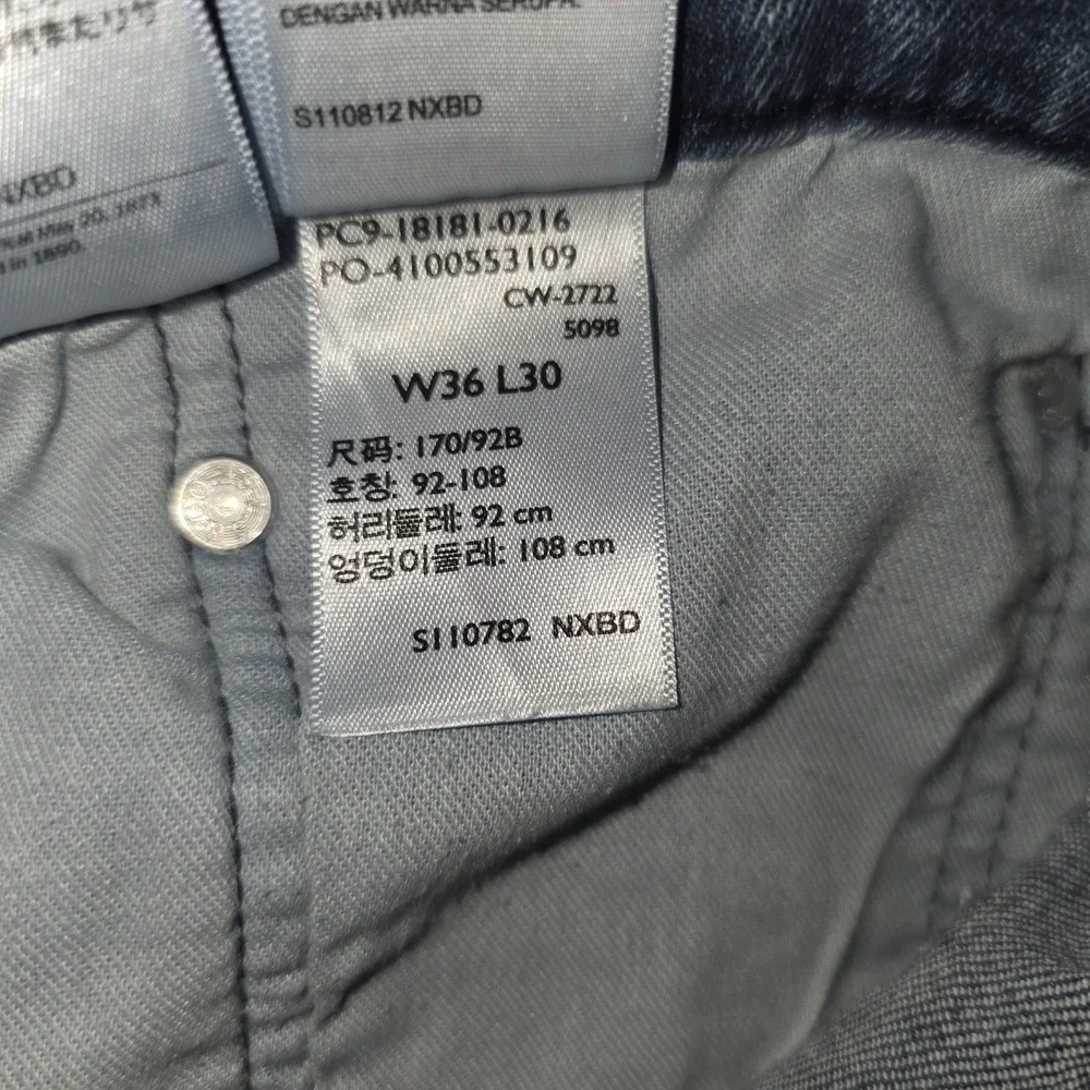 LEVI‎ STRAUSS Men 541 Athletic Fit Cotton Denim Jeans - 36x30 Dark Blue